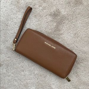 Michael Kors Wallet Wristlet